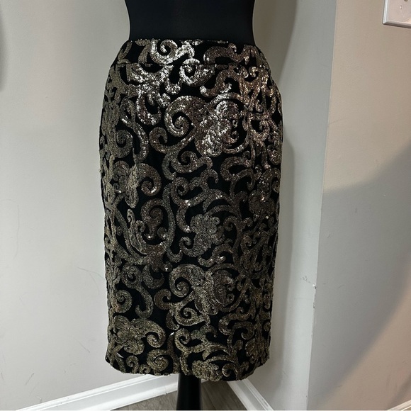 Forever 21 Dresses & Skirts - Forever21 Contemporary Black w/Gold Sequins Skirt in Size Large